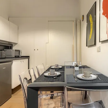Live In The Heart Of Apartment *